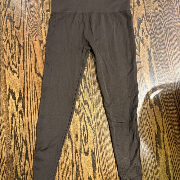 SET Active set - leggings & tank - Picture 2 of 3